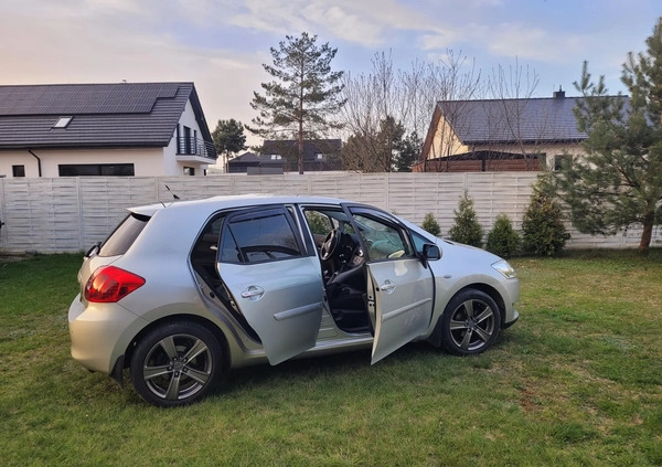 Toyota Auris cena 23700 przebieg: 107000, rok produkcji 2008 z Kraków małe 29